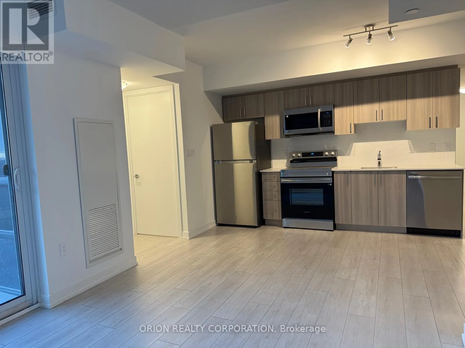 Apartment for rent: 624 - 556 Marlee Avenue, Toronto, Ontario M6B 0B1