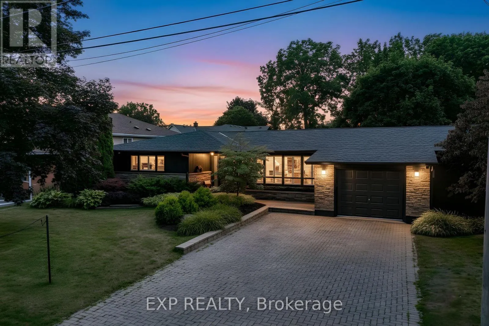 House for rent: 6244 Russell Street, Niagara Falls, Ontario L2J 1P1