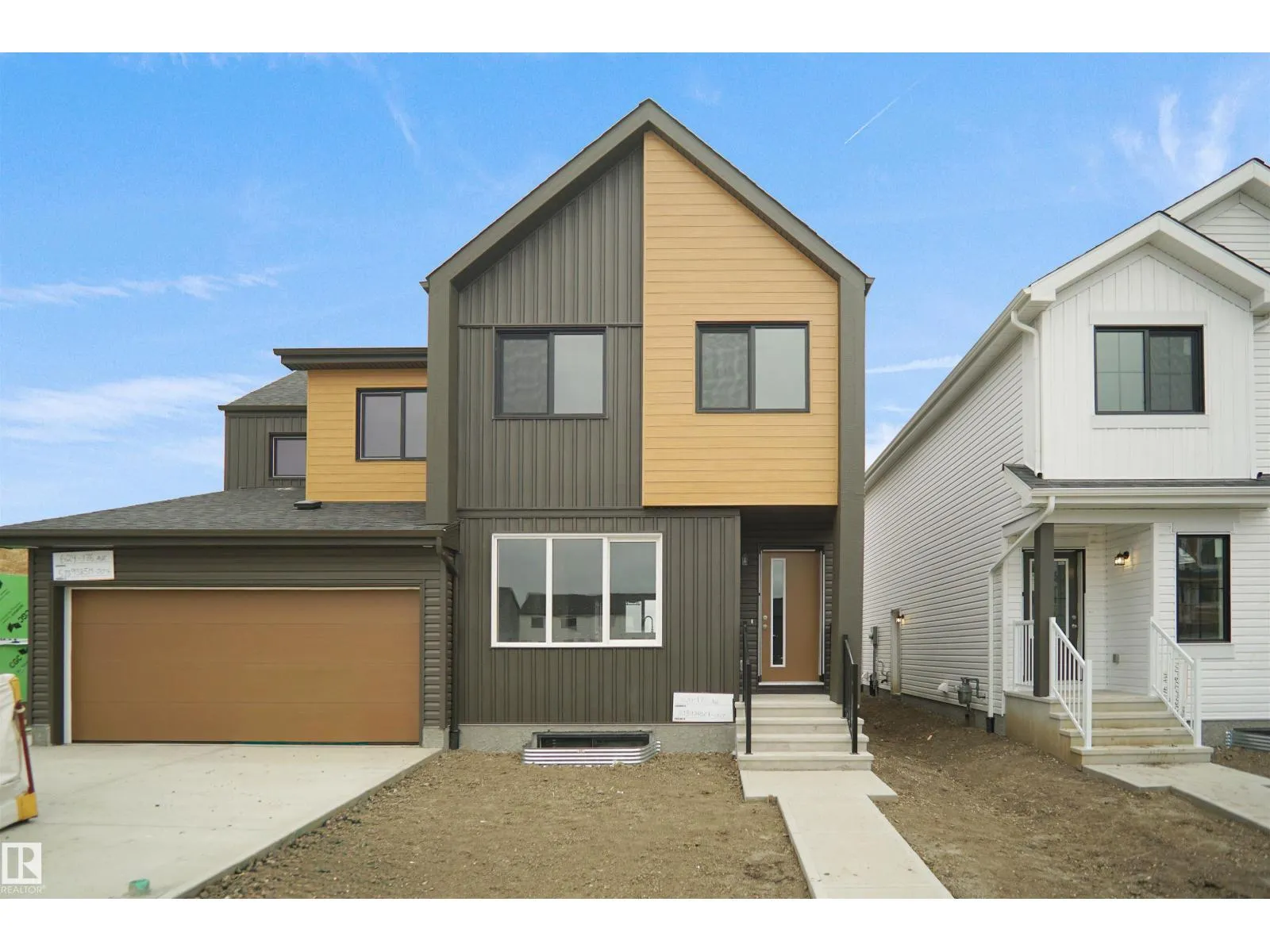 Duplex for rent: 626 176 Av Ne, Edmonton, Alberta T5Y 4G1