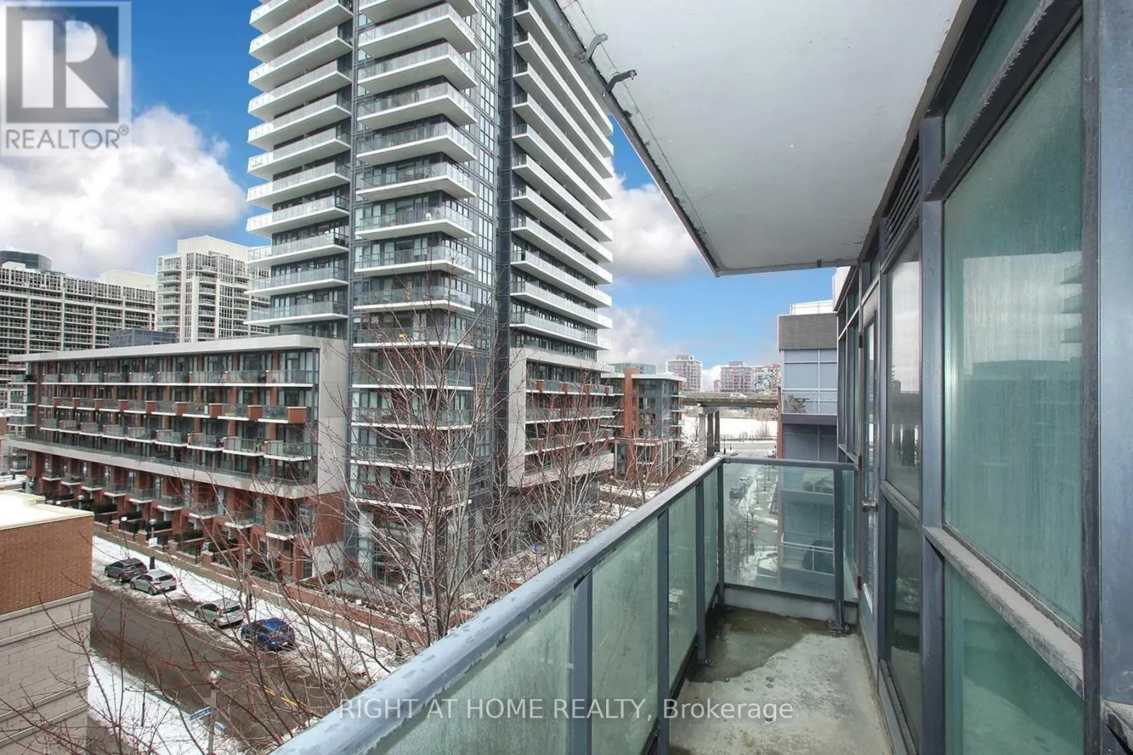 Apartment for rent: 626 - 600 Fleet Street, Toronto, Ontario M5V 1B7