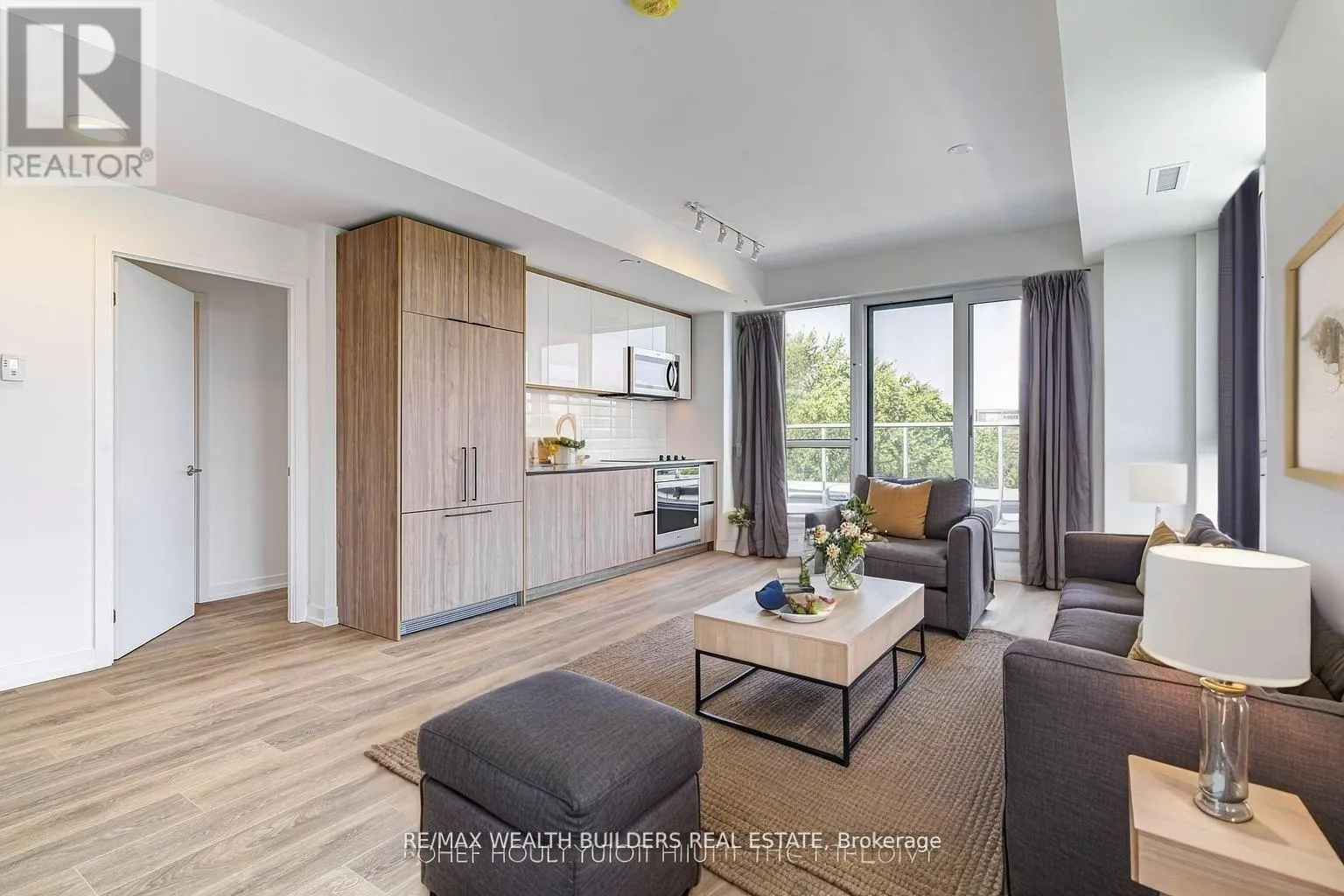 Apartment for rent: 627 - 150 Logan Avenue, Toronto, Ontario M4M 0E4