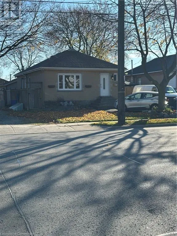 House for rent: 627 Upper Sherman Avenue, Hamilton, Ontario L8V 3M4