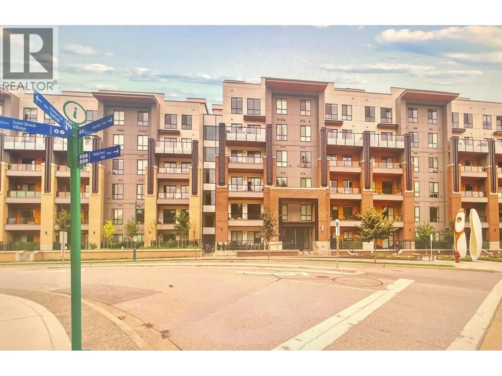 Apartment for rent: 628 55 Klahanie Drive, Port Moody, British Columbia V3H 0M9