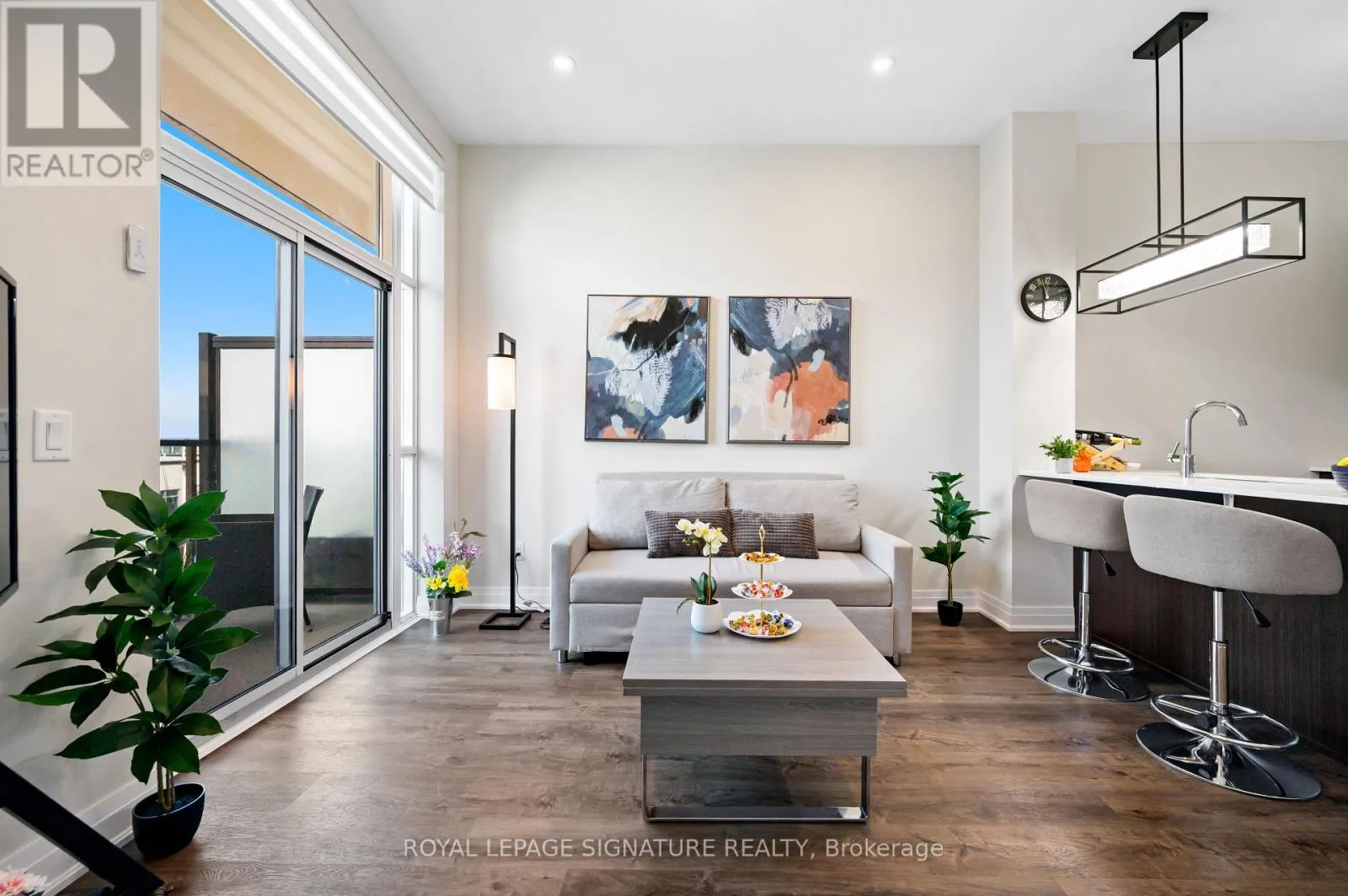 Apartment for rent: 629 - 16 Concord Place, Grimsby, Ontario L3M 0J1