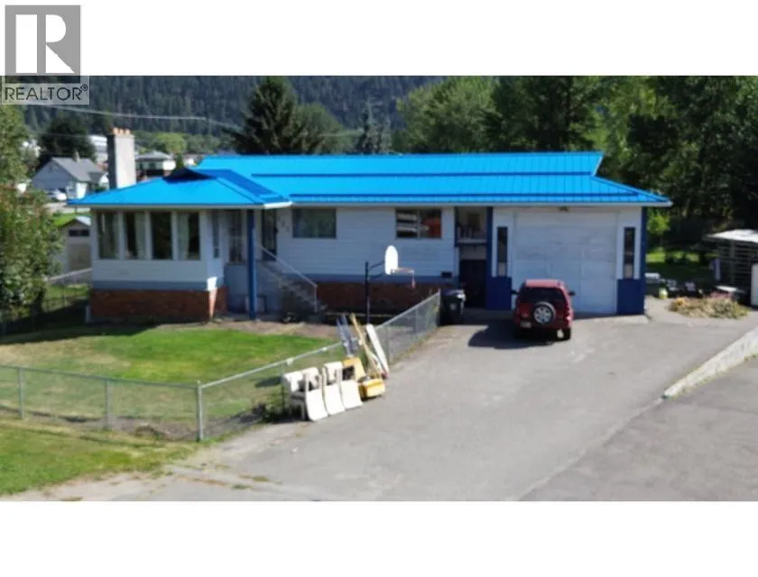 House for rent: 629 Third Avenue, Chase, British Columbia V0E 1M0