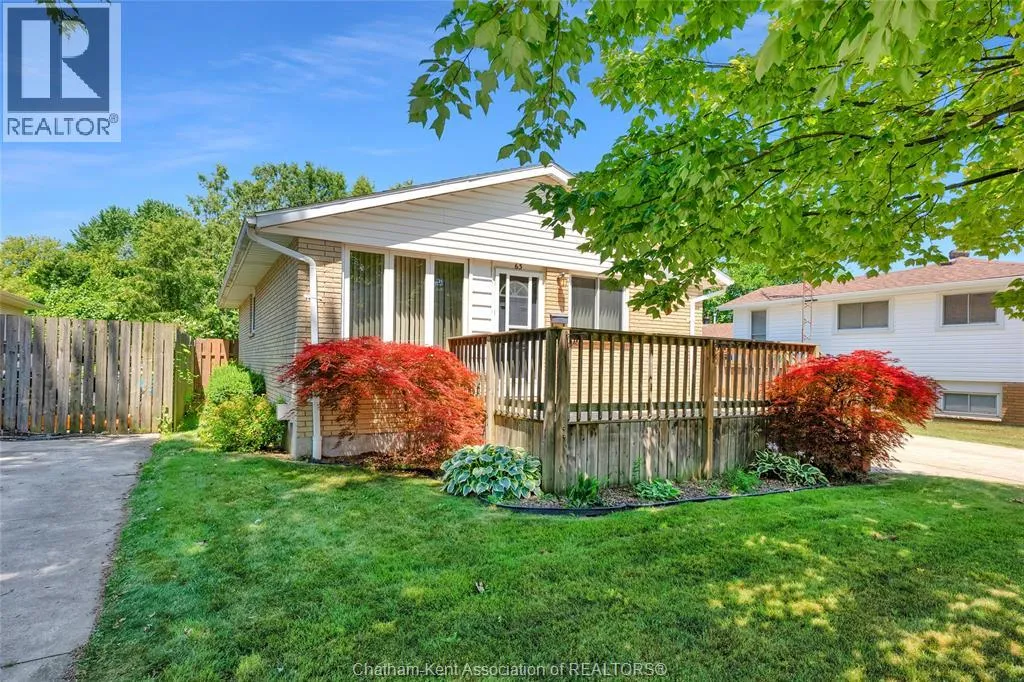 House for rent: 63 Aberdeen Street, Chatham, Ontario N7L 1Y3