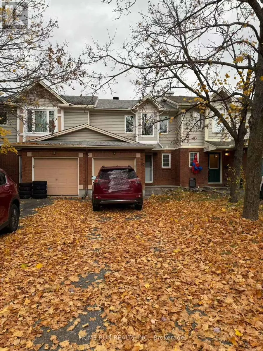 Row / Townhouse for rent: 63 Banchory Crescent, Ottawa, Ontario K2K 2V3