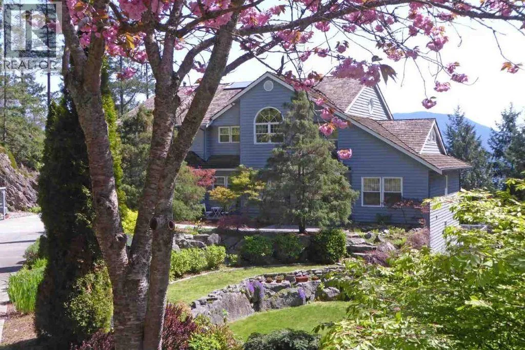 House for rent: 63 Chadwick Road, Gibsons, British Columbia V0N 1V6