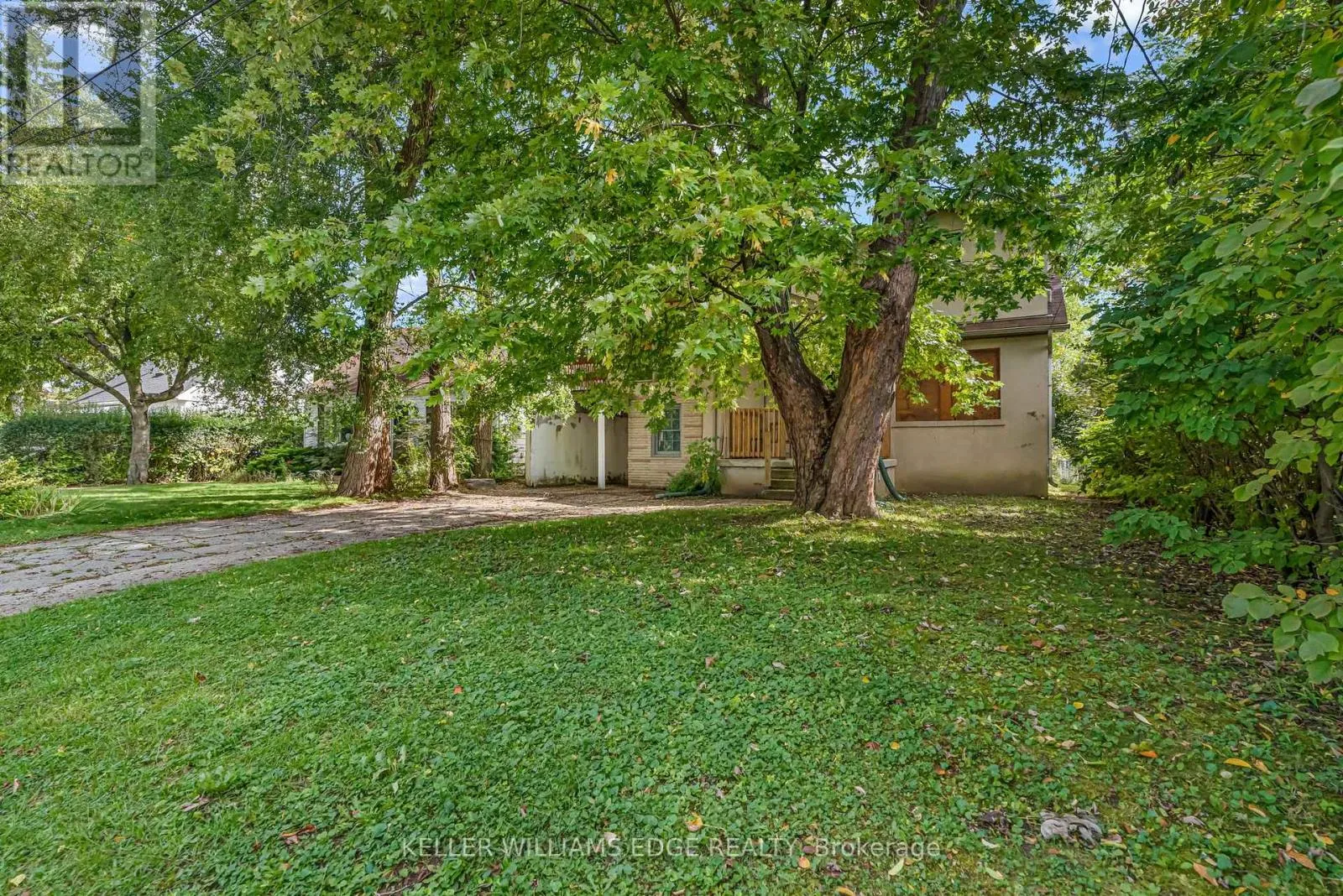 House for rent: 63 Minnewawa Road, Mississauga, Ontario L5G 1C6