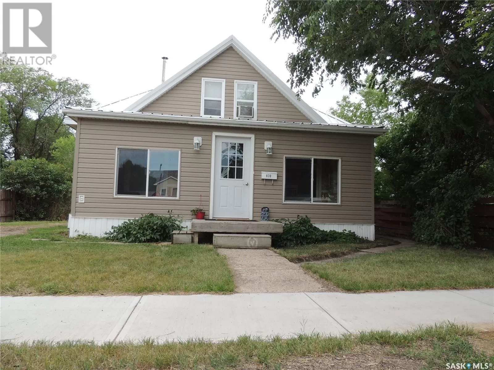 House for rent: 630 3rd Street, Estevan, Saskatchewan S4A 0P6