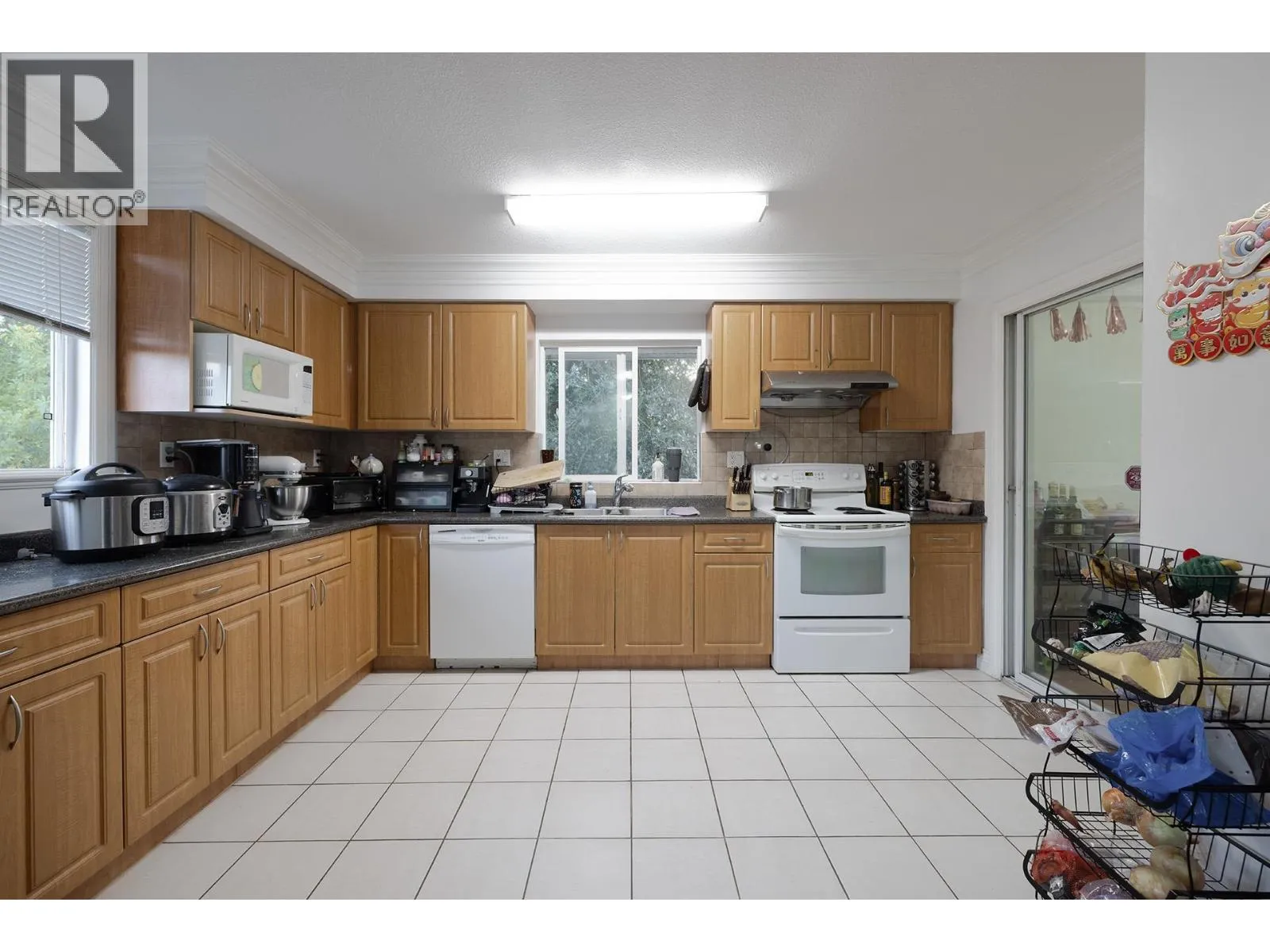 House for rent: 6300 Granville Avenue, Richmond, British Columbia V7C 1G1