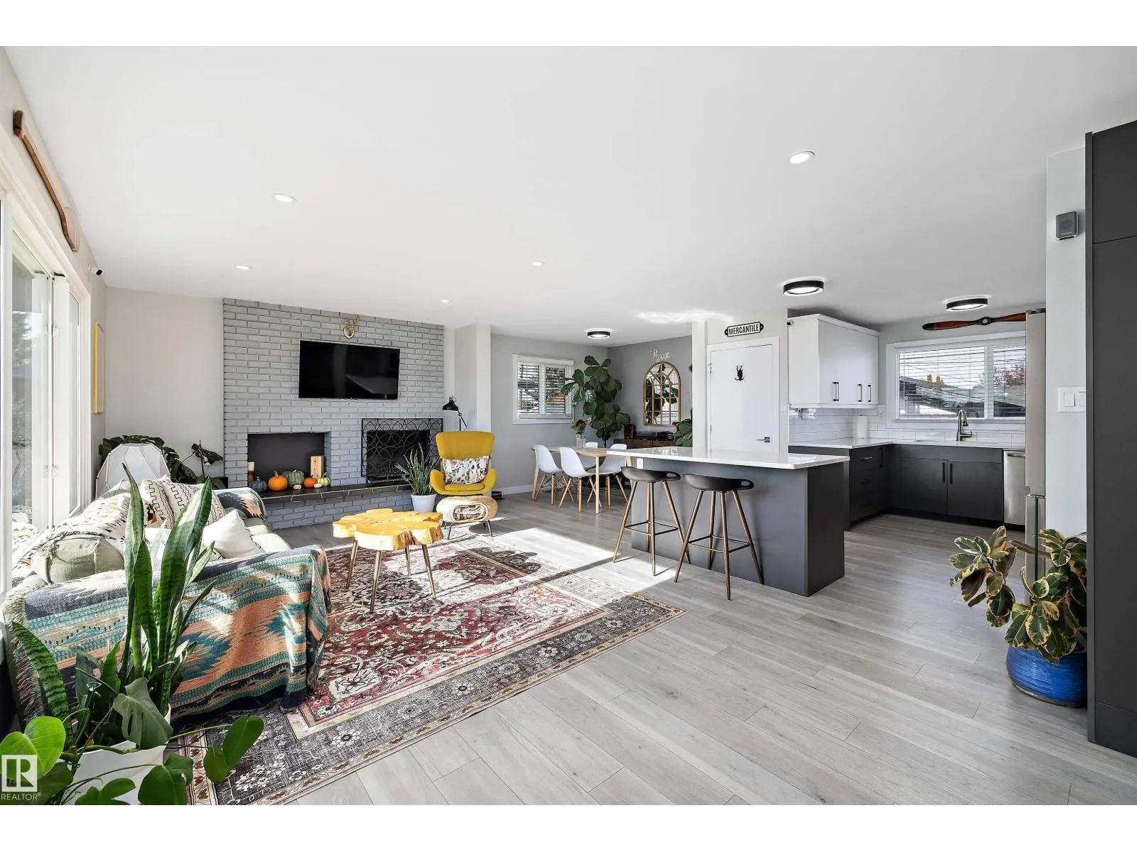 House for rent: 6304 94a Av Nw, Edmonton, Alberta T6B 0Y8