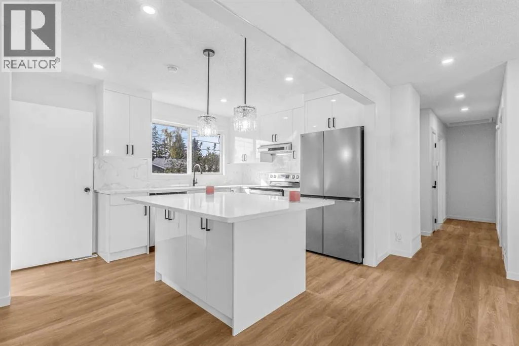 House for rent: 631 58 Street Se, Calgary, Alberta T2A 3S3