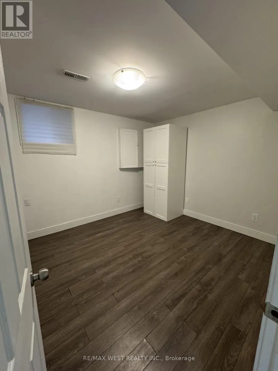 House for rent: 631 Ashprior Avenue, Mississauga, Ontario L5R 3N6