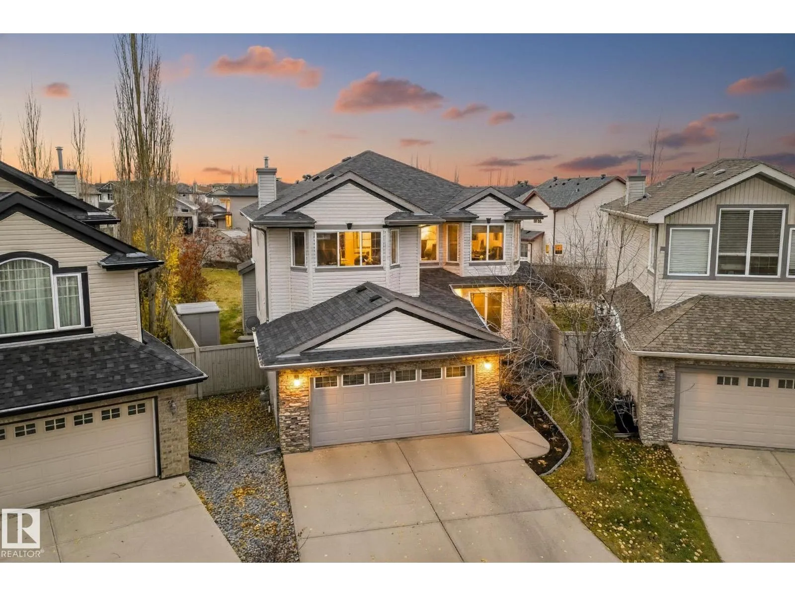 House for rent: 6315 2 Av Sw, Edmonton, Alberta T6X 0B8