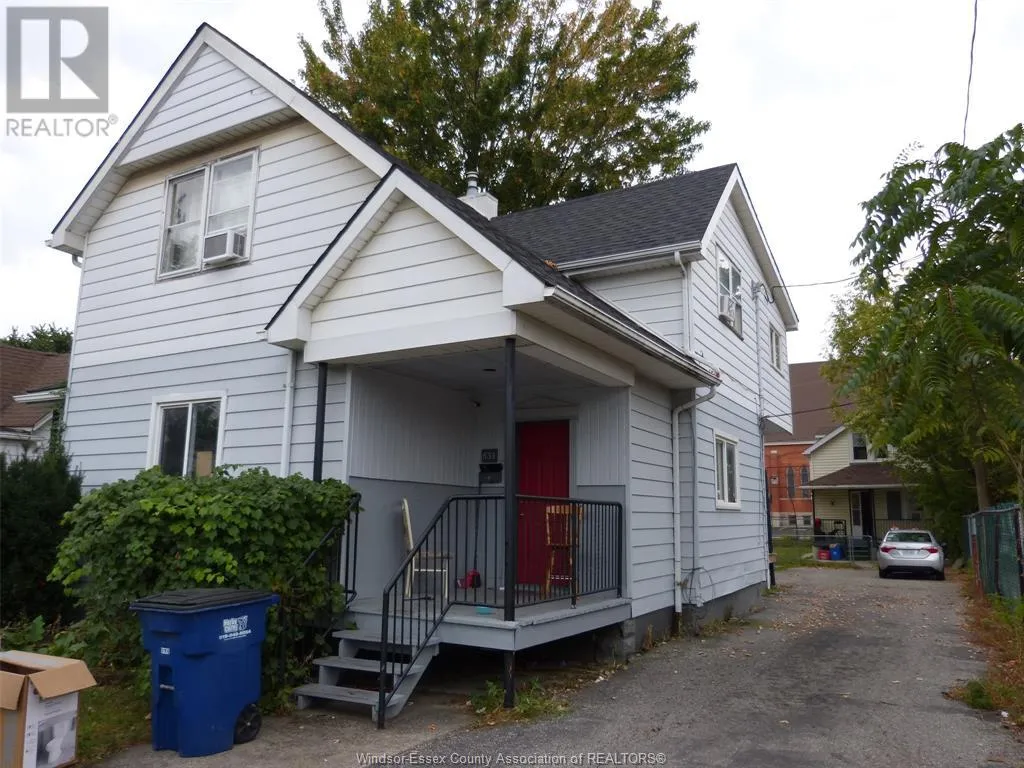 House for rent: 631-633 Parent Avenue, Windsor, Ontario N9A 2C4