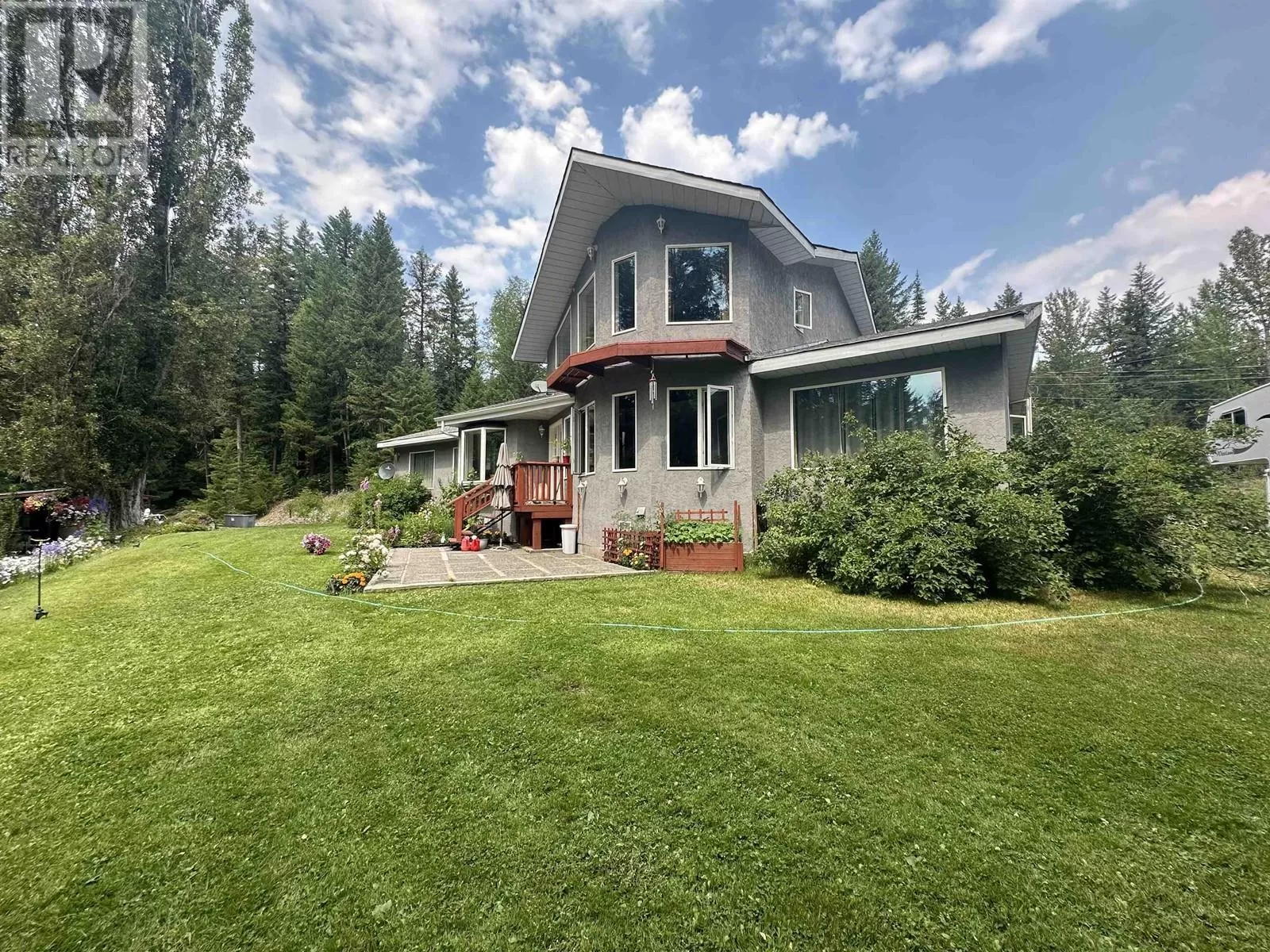 House for rent: 6325 Rosette Lake Road, Likely, British Columbia V0L 1N0