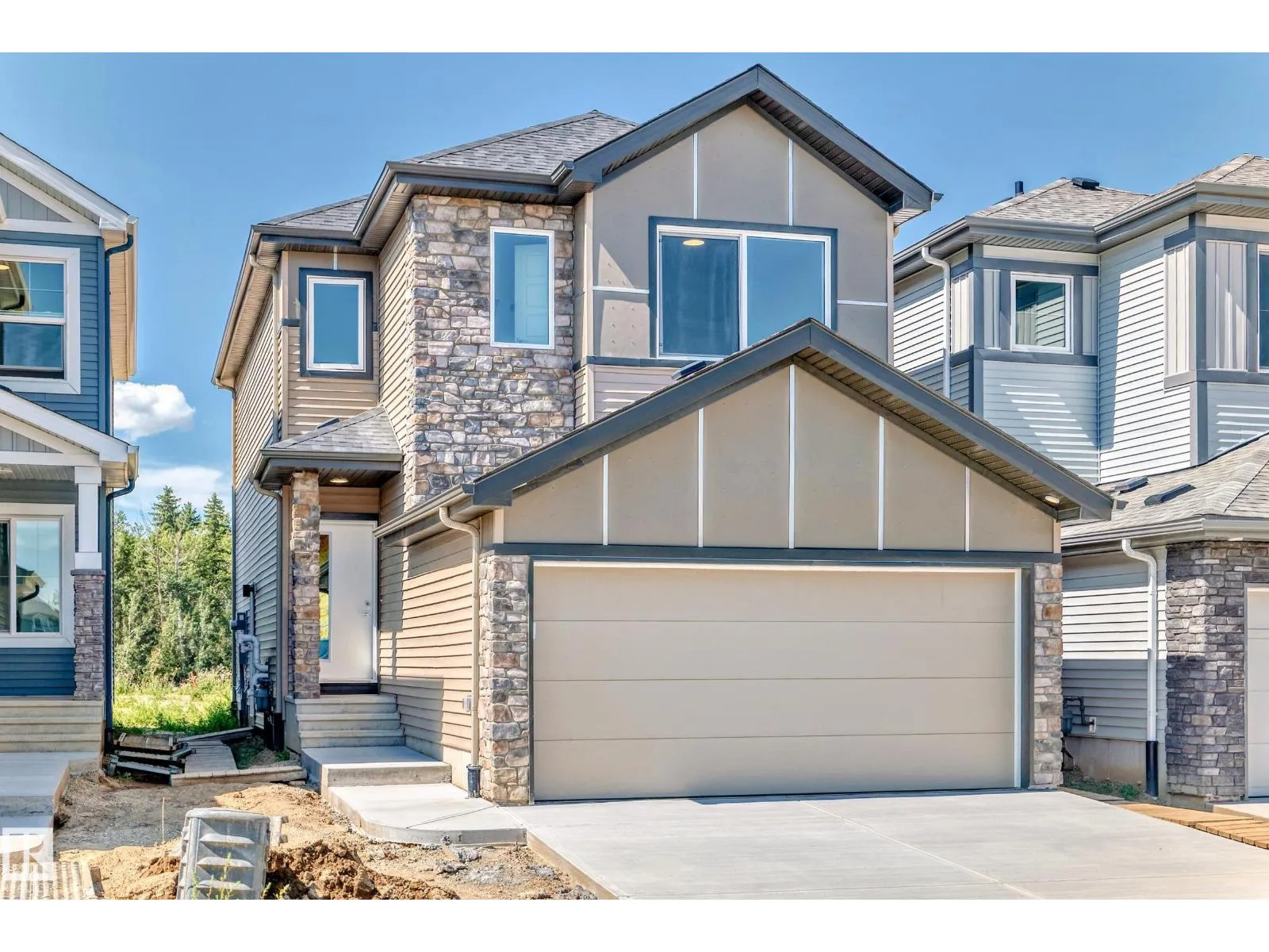 House for rent: 633 Kinglet Bv Nw, Edmonton, Alberta T5S 0S8