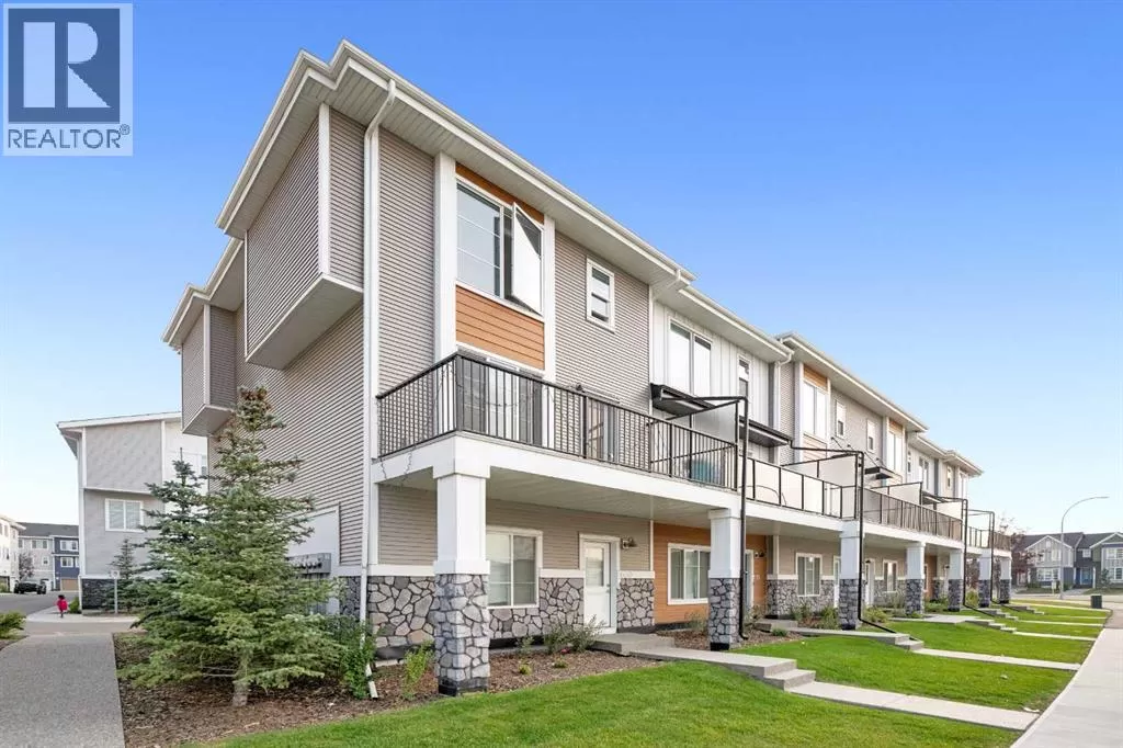 Row / Townhouse for rent: 633 Savanna Boulevard Ne, Calgary, Alberta T3J 2K2