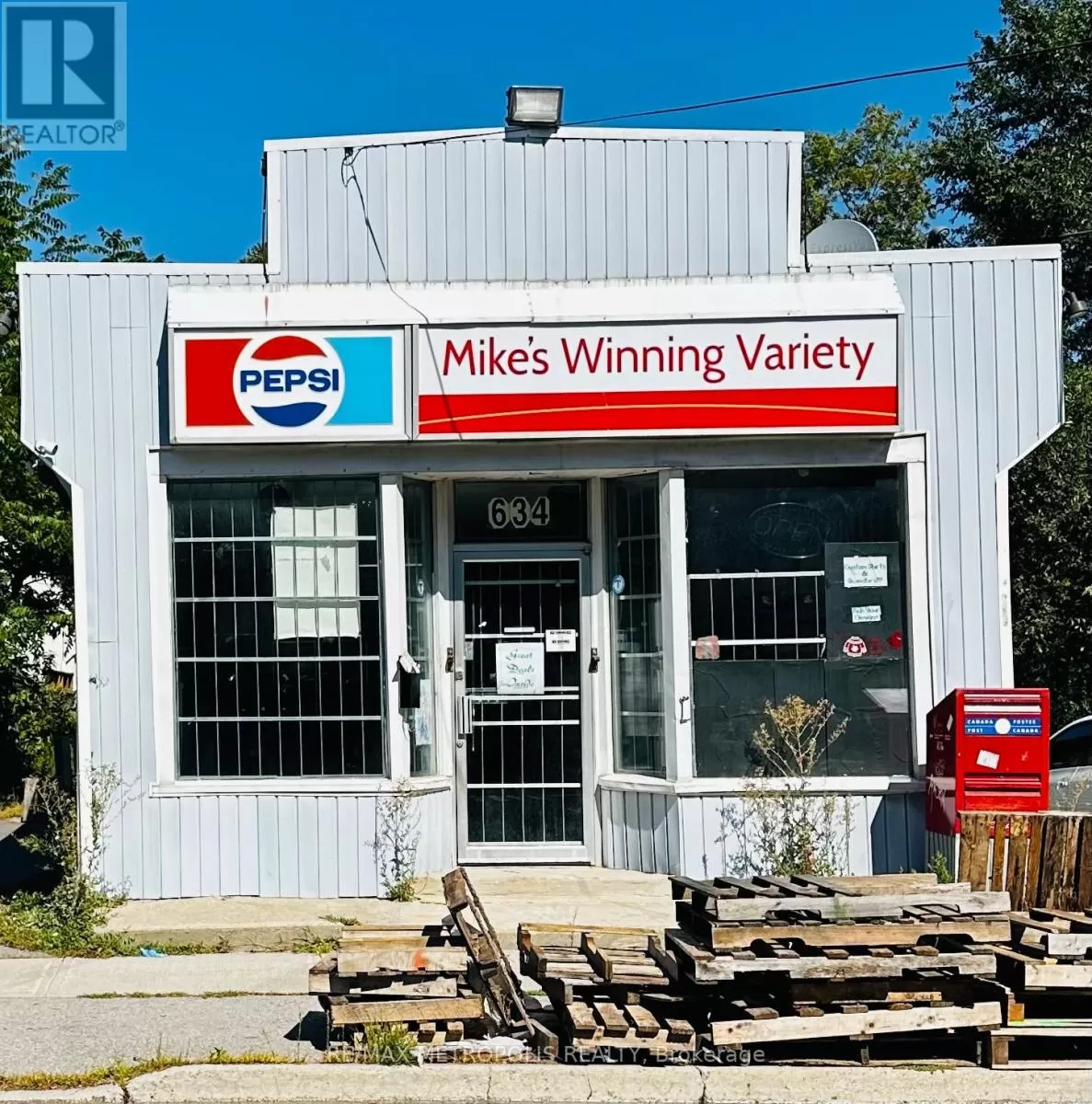 634 Chamberlain Street, Peterborough, Ontario K9J 4M1