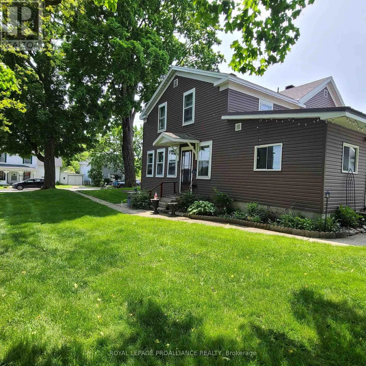 Triplex for rent: 634 Henry Street W, Prescott, Ontario K0E 1T0