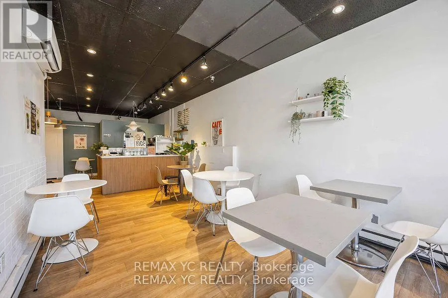 635 Bloor Street W, Toronto, Ontario M6G 1K8