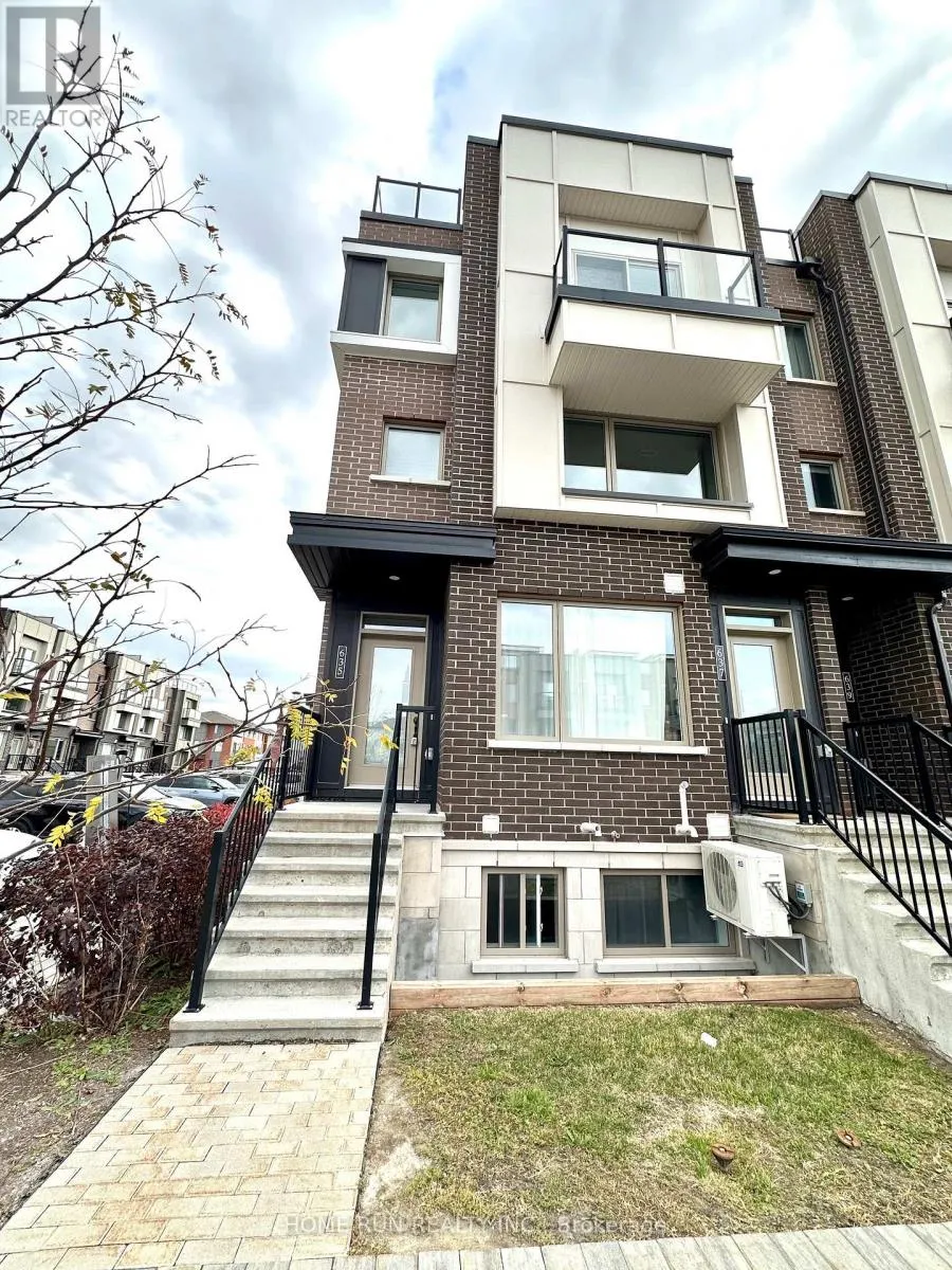 Row / Townhouse for rent: 635 Makwa Private, Ottawa, Ontario K1K 5A3