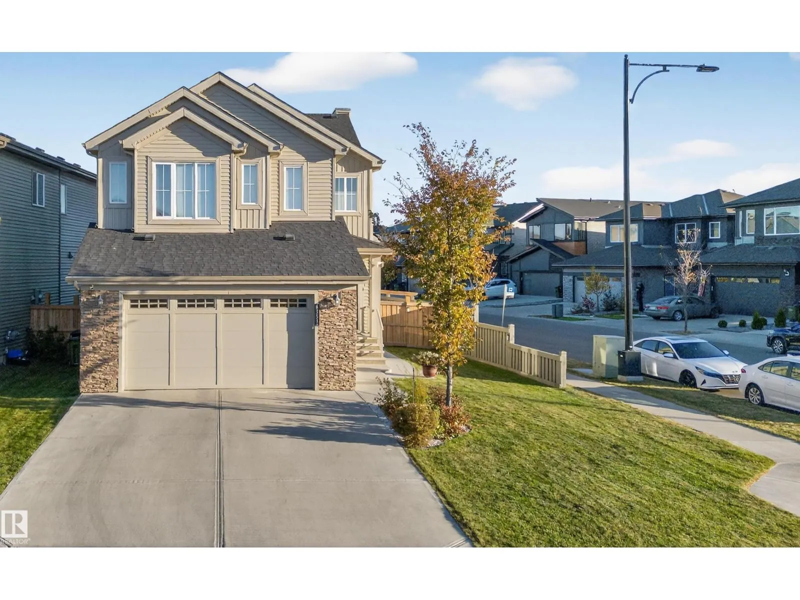 House for rent: 6351 Crawford Link Sw, Edmonton, Alberta T6W 3Y6