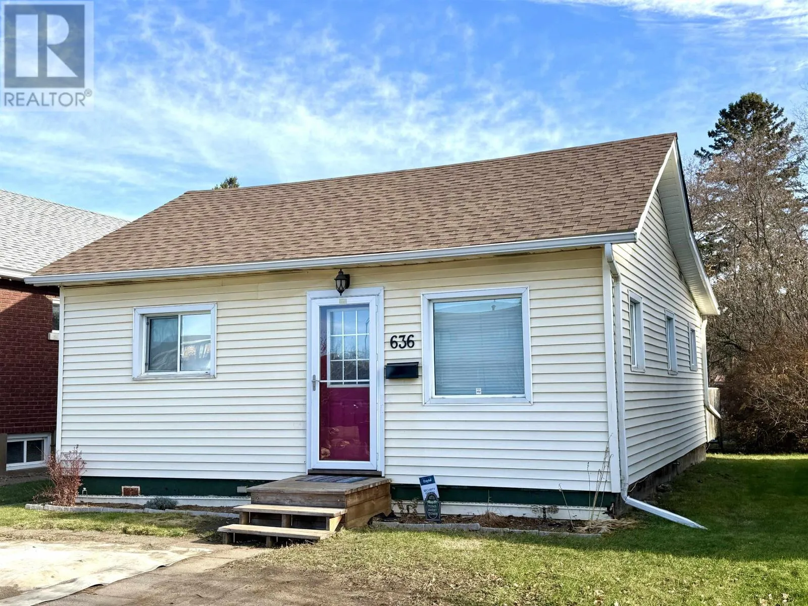 636 Vickers St N, Thunder Bay, Ontario P7C 4B7