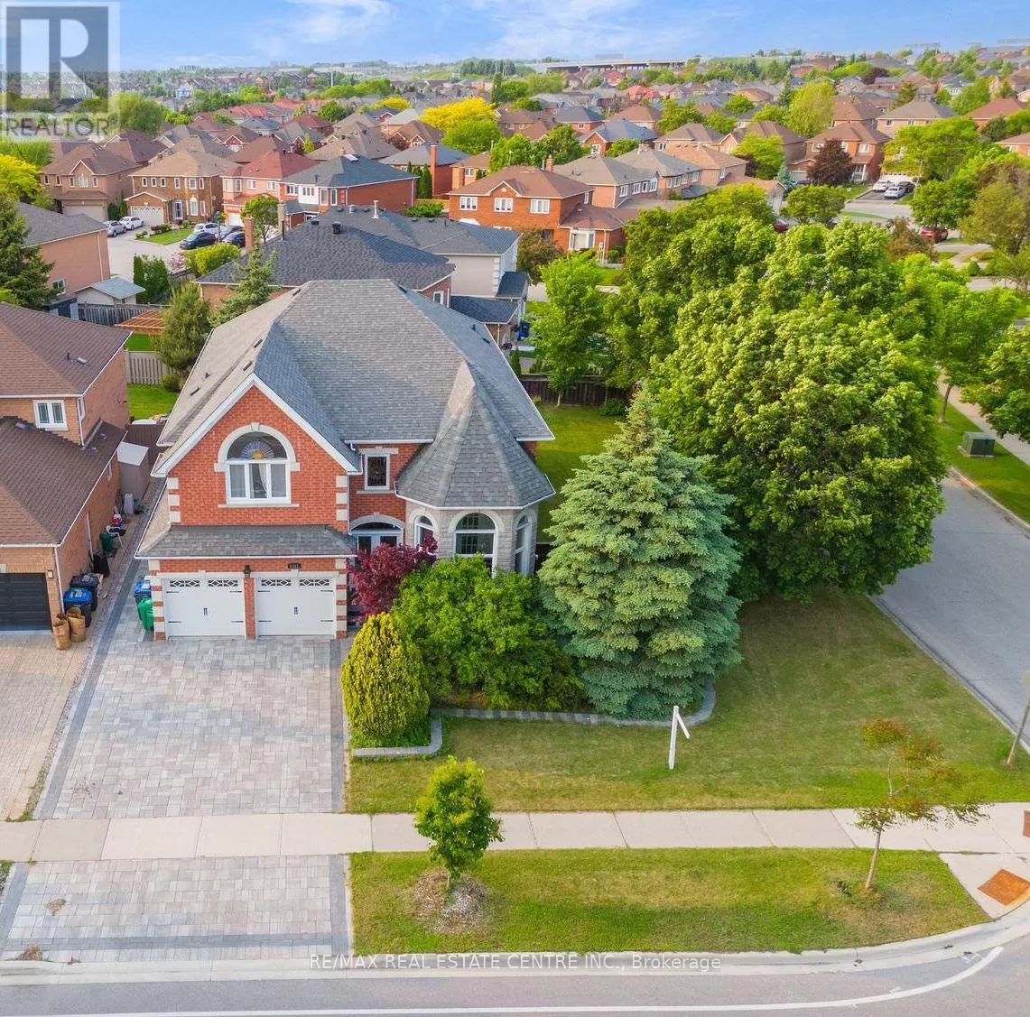 House for rent: 6361 Donway Drive, Mississauga, Ontario L5V 1J5