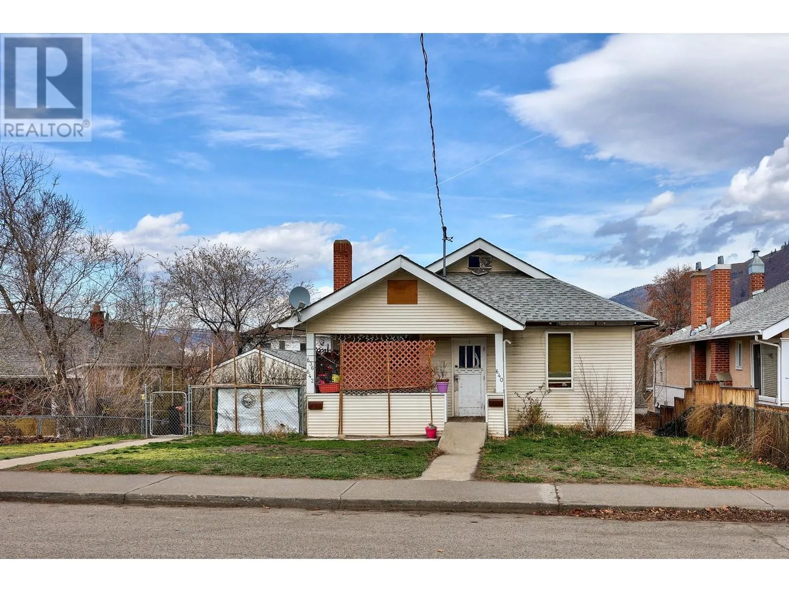 Residential Commercial Mix for rent: 636-640 Battle Street, Kamloops, British Columbia V2C 2M3