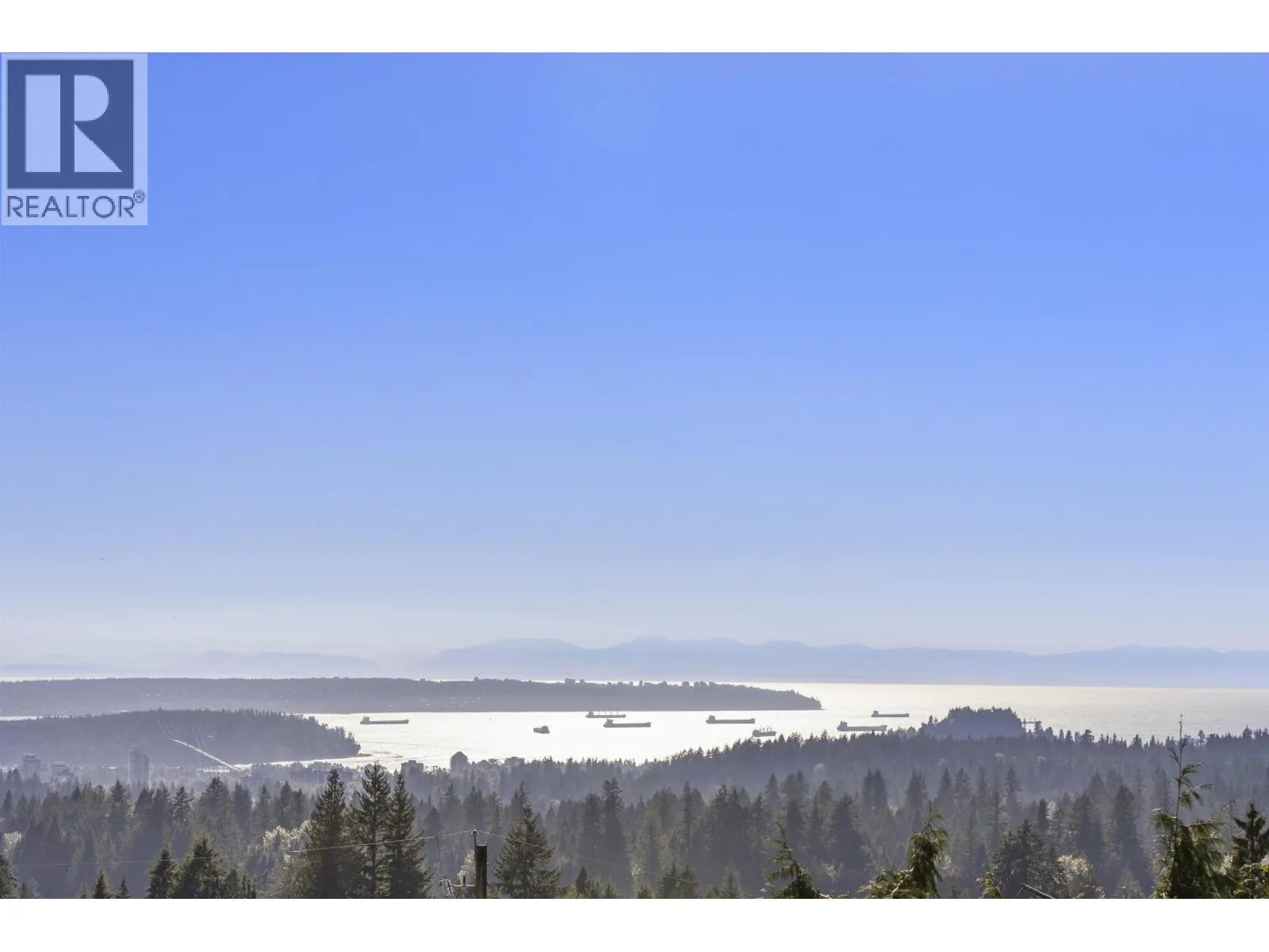 House for rent: 637 Alpine Court, North Vancouver, British Columbia V7R 2L7