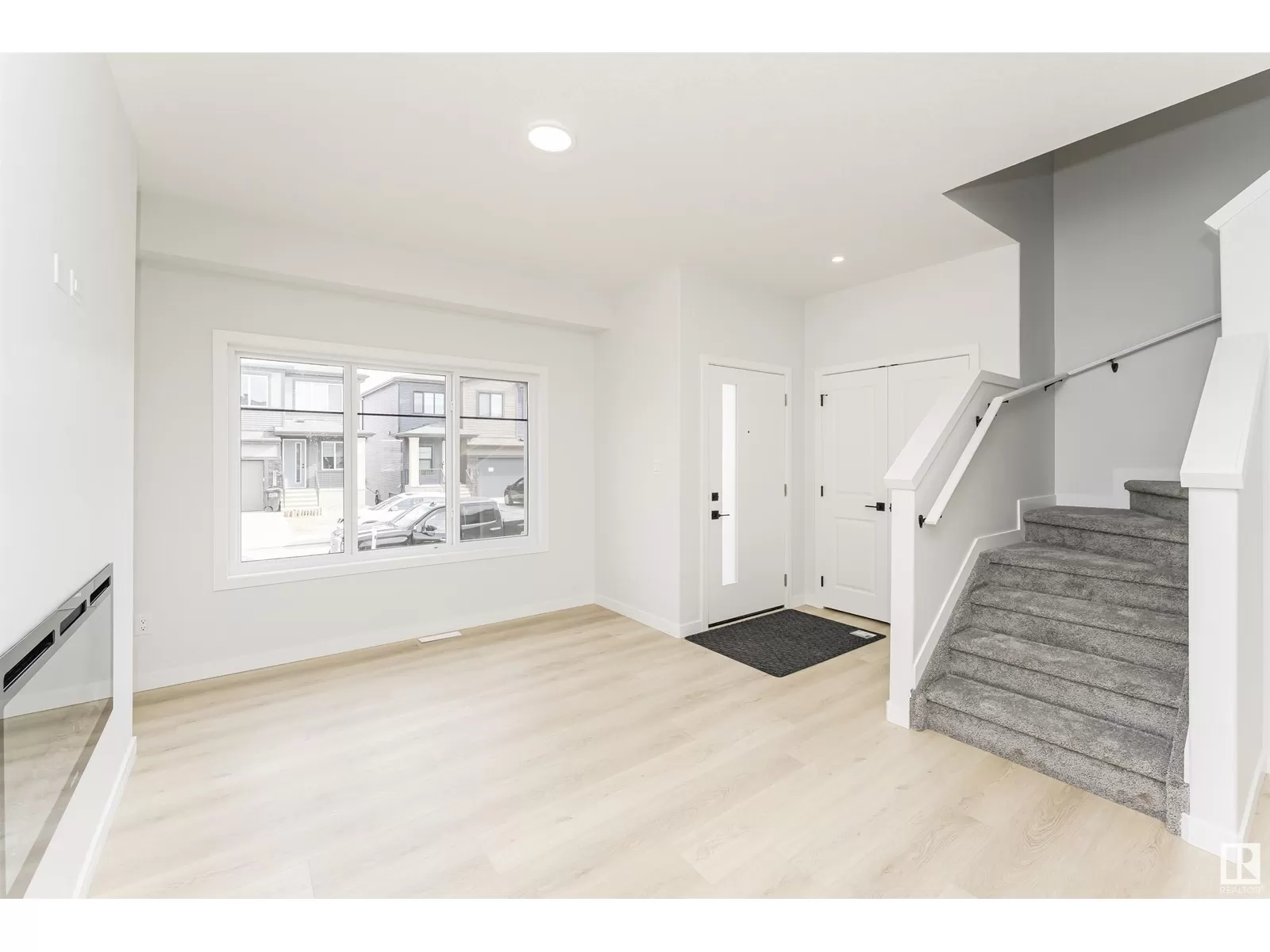 Duplex for rent: 6397 King Wd Sw, Edmonton, Alberta T6W 5J3