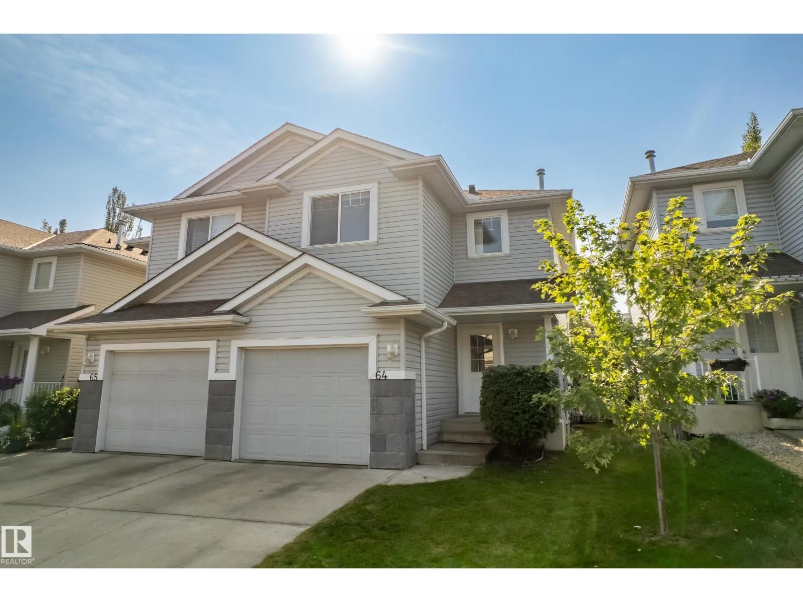 Duplex for rent: #64 2021 Grantham Ct Nw, Edmonton, Alberta T5T 6V7