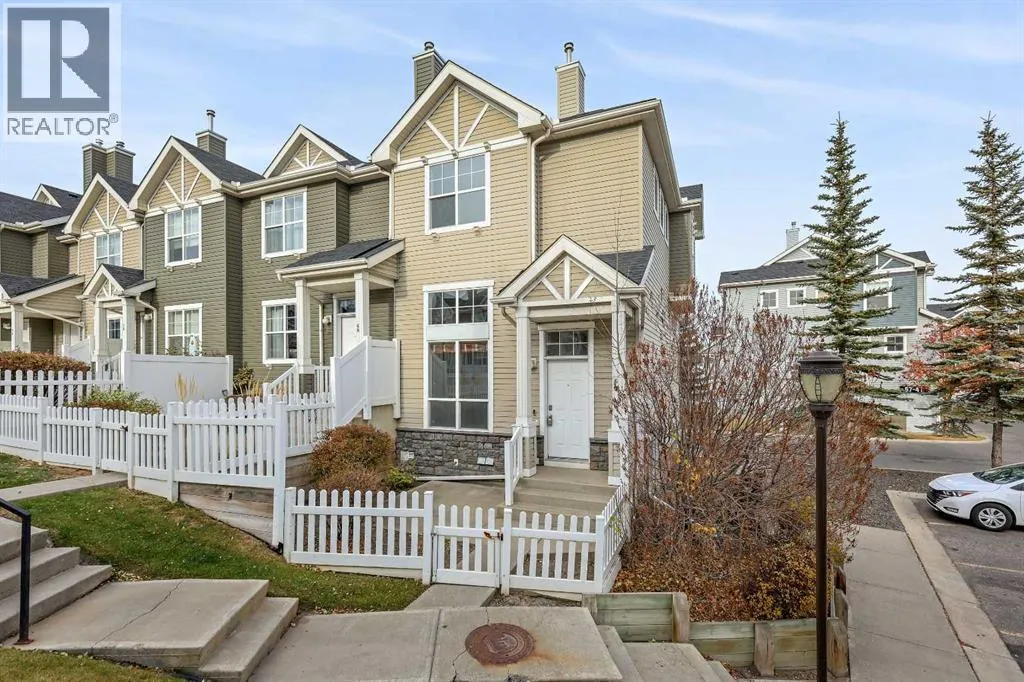 Row / Townhouse for rent: 64 Elgin Gardens Se, Calgary, Alberta T2Z 4T4