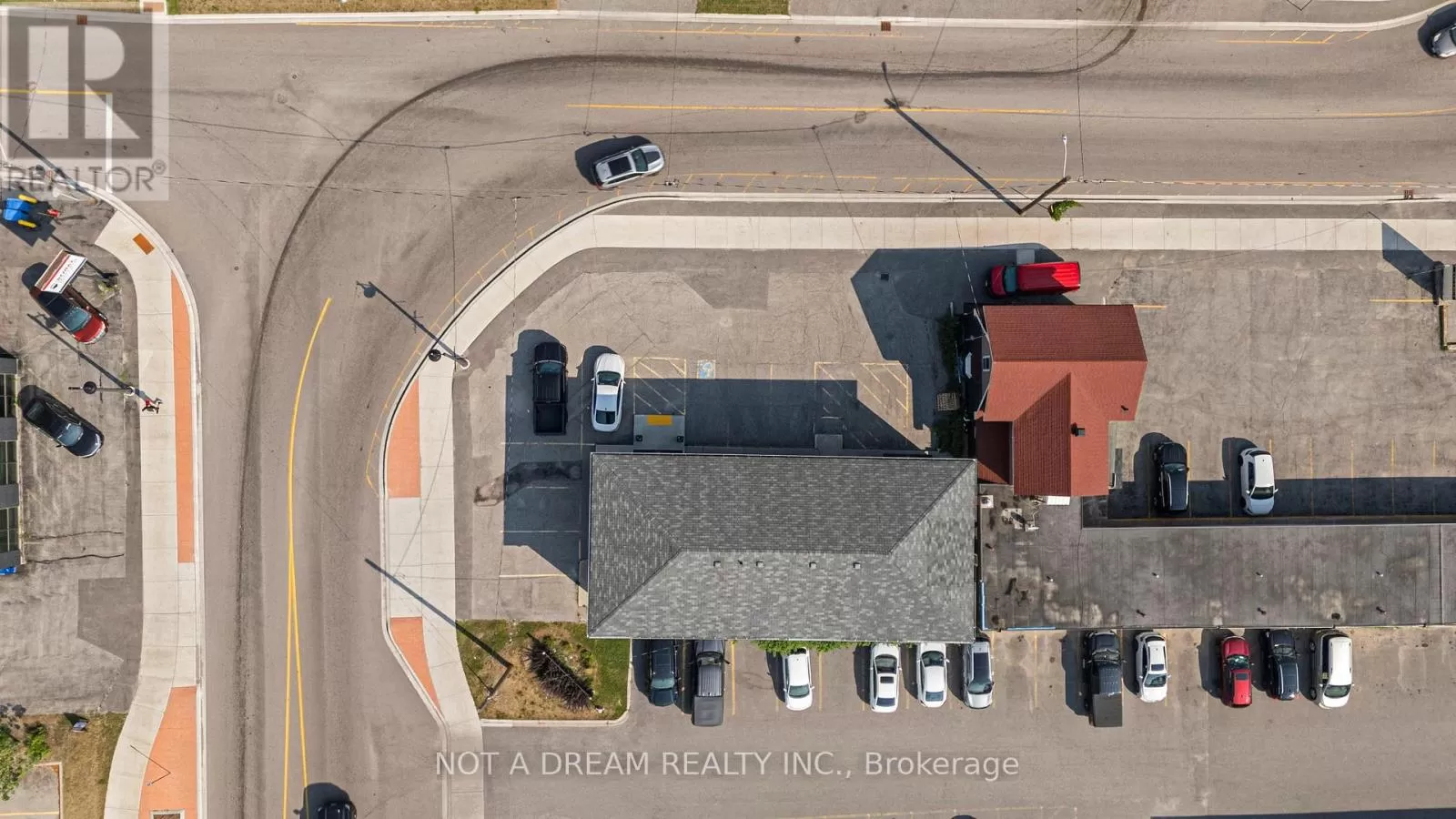 Residential Commercial Mix for rent: 64 Front Street N, Orillia, Ontario L3V 4R8