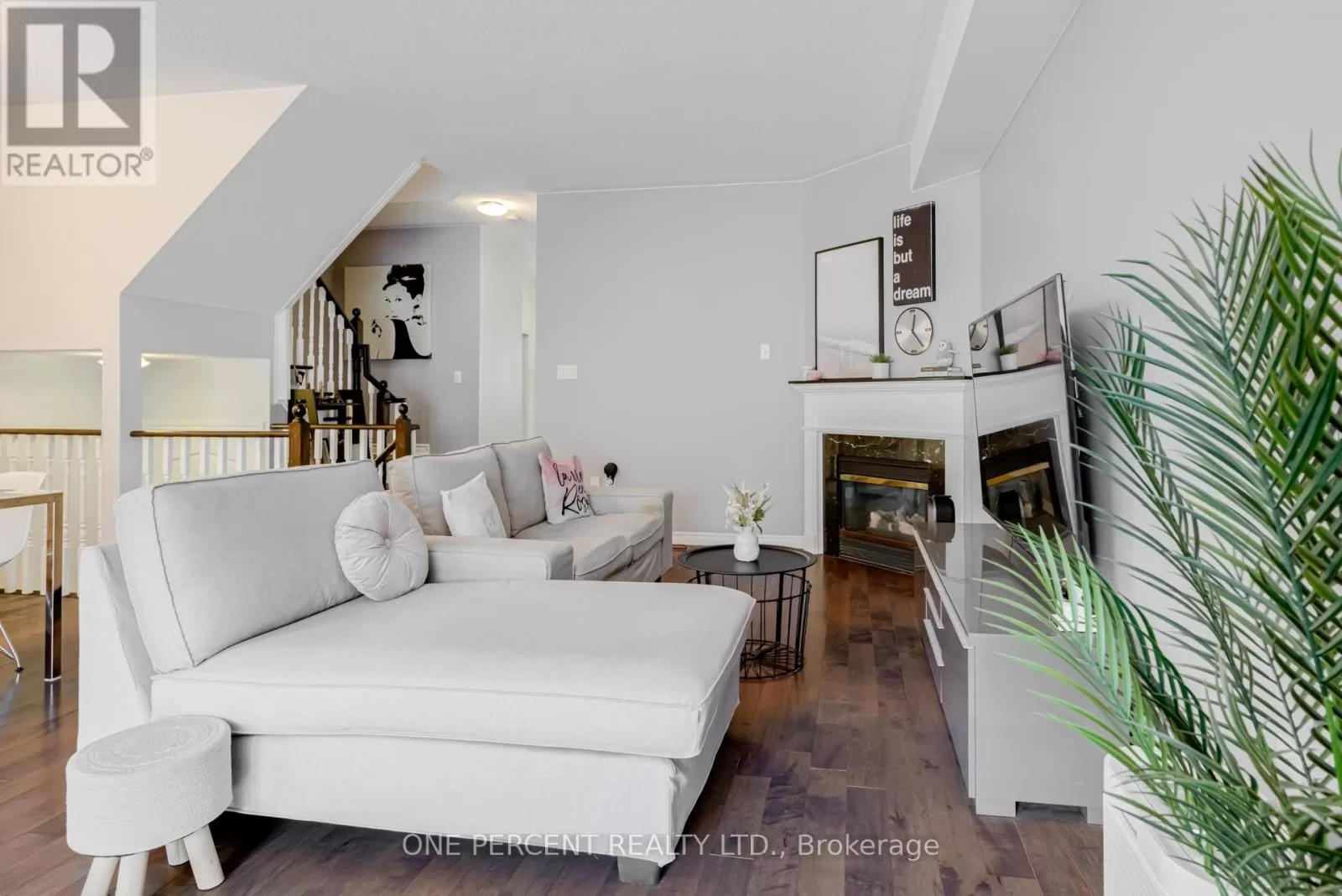 Row / Townhouse for rent: 64 Lander Crescent, Vaughan, Ontario L4J 8V2