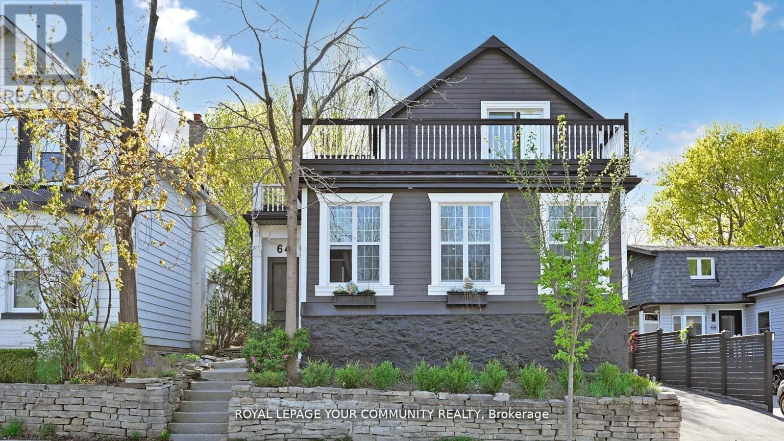 House for rent: 64 Machell Avenue, Aurora, Ontario L4G 2R7