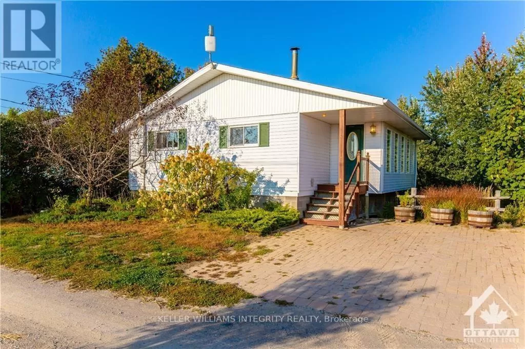 House for rent: 64 Rossel Trail, Whitewater Region, Ontario K0J 1K0