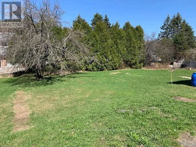 64 West Road, Huntsville, Ontario P1H 1L8