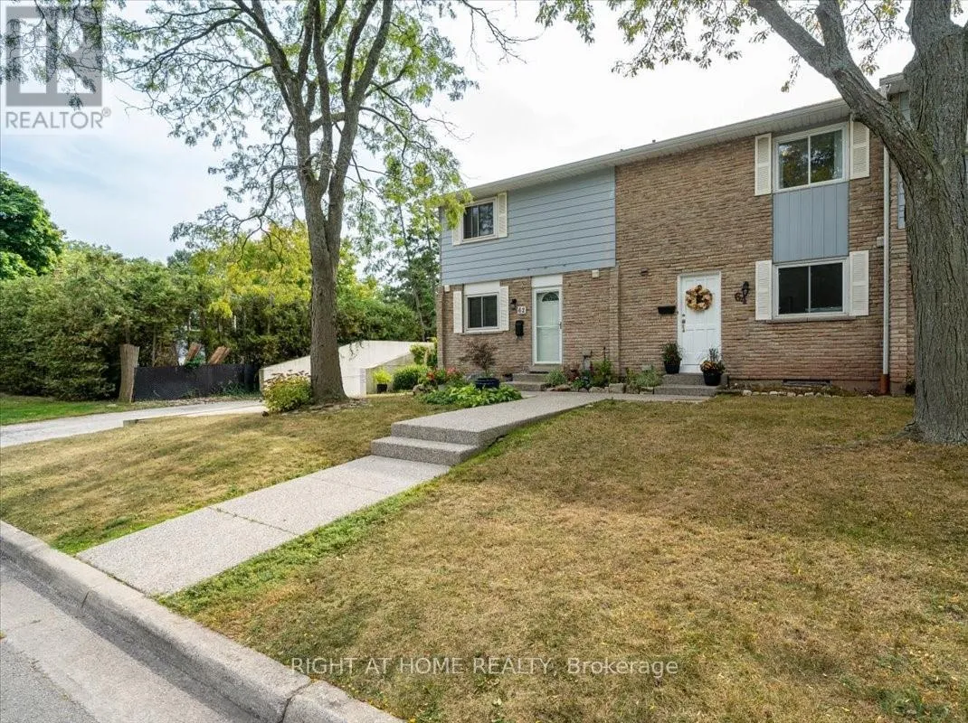 Row / Townhouse for rent: 64 Worthington Drive, Oakville, Ontario L6L 1C9