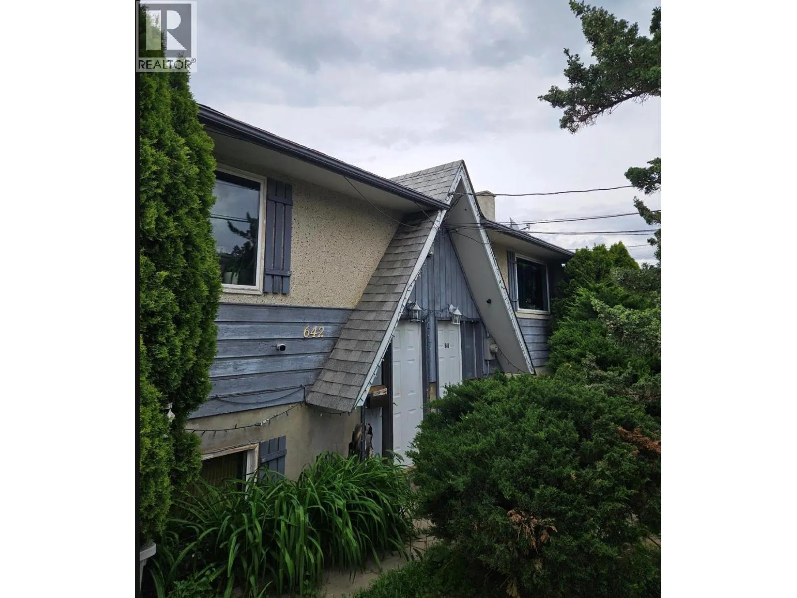 Duplex for rent: 640 | 642 Courtenay Crescent Crescent, Kamloops, British Columbia V2B 1Z6