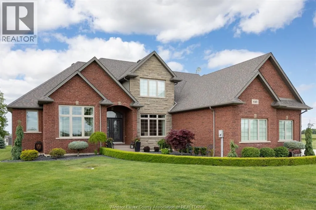 House for rent: 640 North Talbot Road, Lakeshore, Ontario N8M 2X7