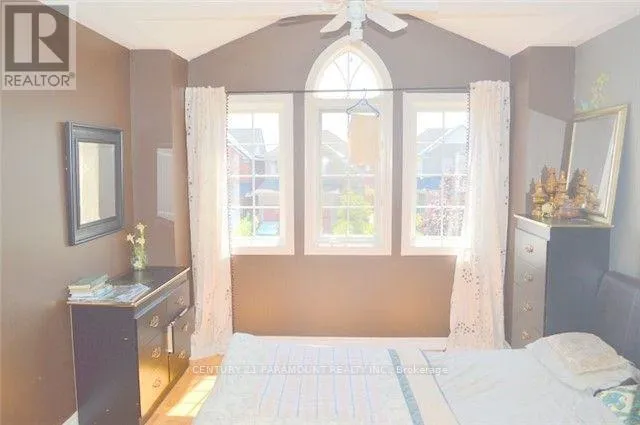 House for rent: 641 Macbeth Heights, Mississauga, Ontario L5W 1E5