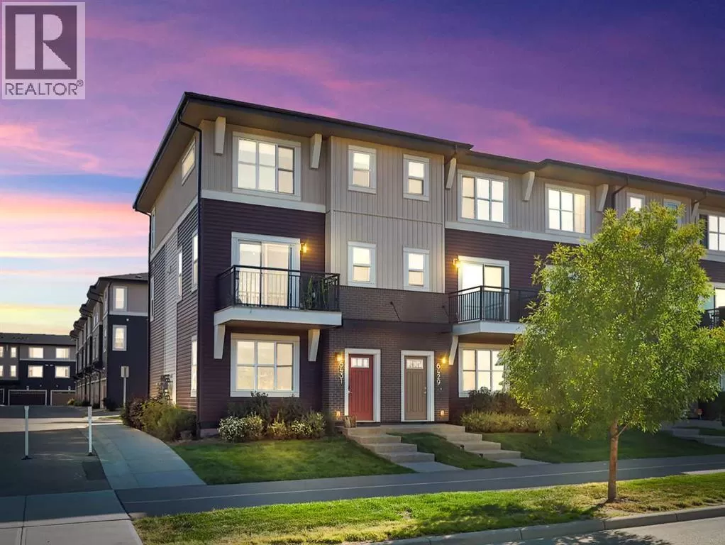 Row / Townhouse for rent: 6431 128 Avenue Ne, Calgary, Alberta T3N 1E6