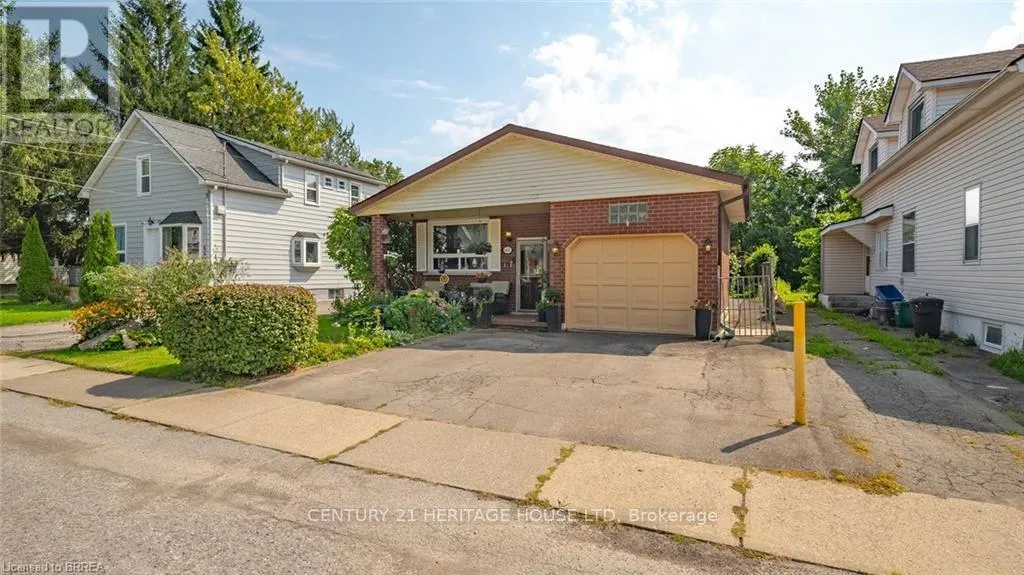 House for rent: 6442 Taylor Street, Niagara Falls, Ontario L2G 2G1