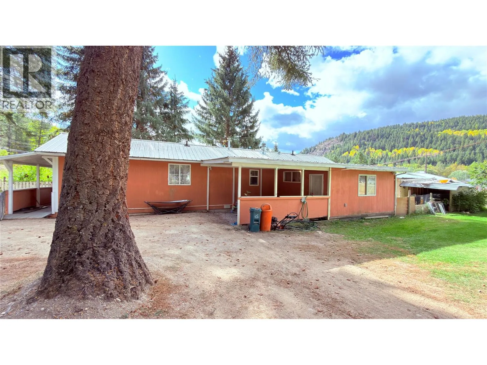 Manufactured Home for rent: 645 Strathmore Avenue, Greenwood, British Columbia V0H 1J0