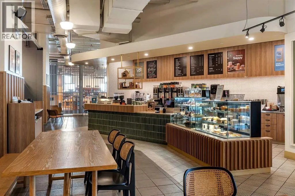 Retail for rent: 6455 Macloed Trail, Calgary, Alberta T2H 0K8