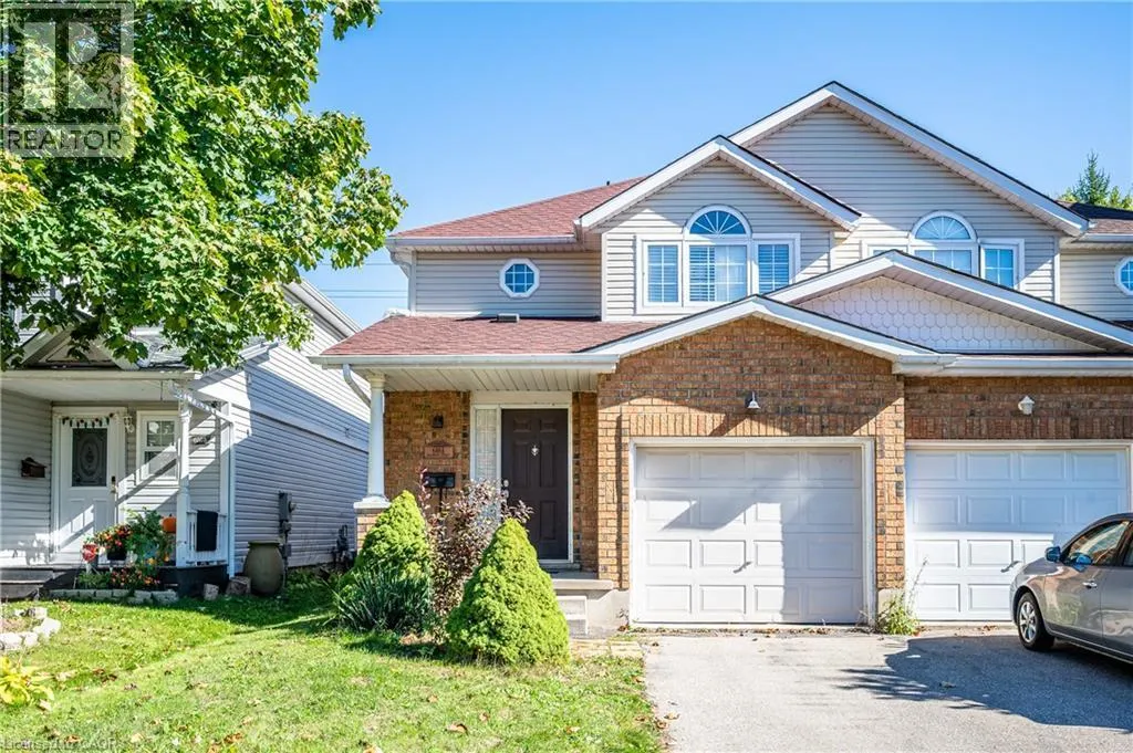 House for rent: 646 Basswood Street Unit# A, Waterloo, Ontario N2V 2K8