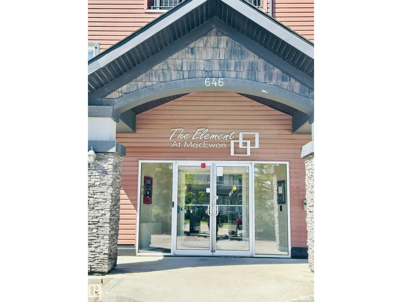 Apartment for rent: 646 Mcallister Lo Sw, Edmonton, Alberta T6W 0B5